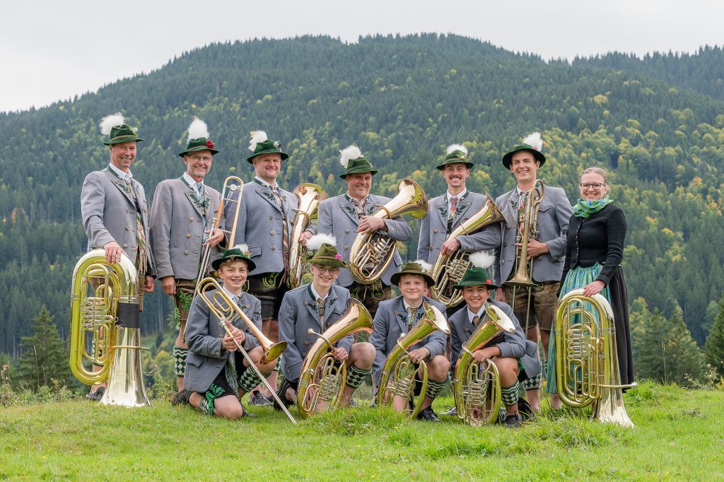 Vereinsgruppenfoto, Gruppenfoto, Blaskapelle, Musikverein, Blasmusik, Blaskapelle Altenau, Fototribüne, Fotografie Meisl, Vereinsgruppenbuidl, Satzfotos, Registerfotos, Einzelfotos