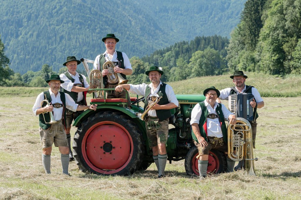 Satzfoto im Rahmen des Vereinsgruppenfotos - Kleingruppe - Gruppenbuidl - Gruppenfoto