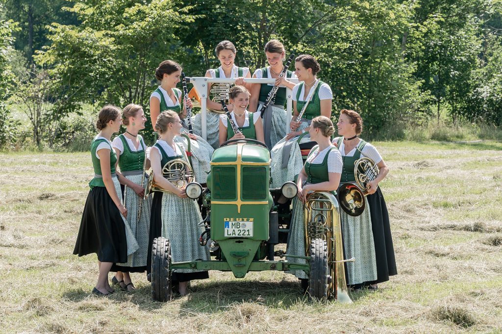 Satzfoto im Rahmen des Vereinsgruppenfotos - Kleingruppe - Gruppenbuidl - Gruppenfoto