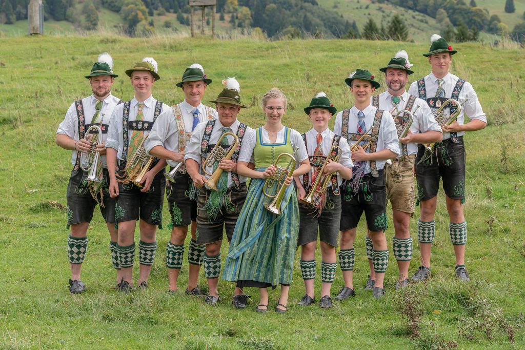 Vereinsgruppenfoto, Gruppenfoto, Blaskapelle, Musikverein, Blasmusik, Blaskapelle Altenau, Fototribüne, Fotografie Meisl, Vereinsgruppenbuidl, Satzfotos, Registerfotos, Einzelfotos